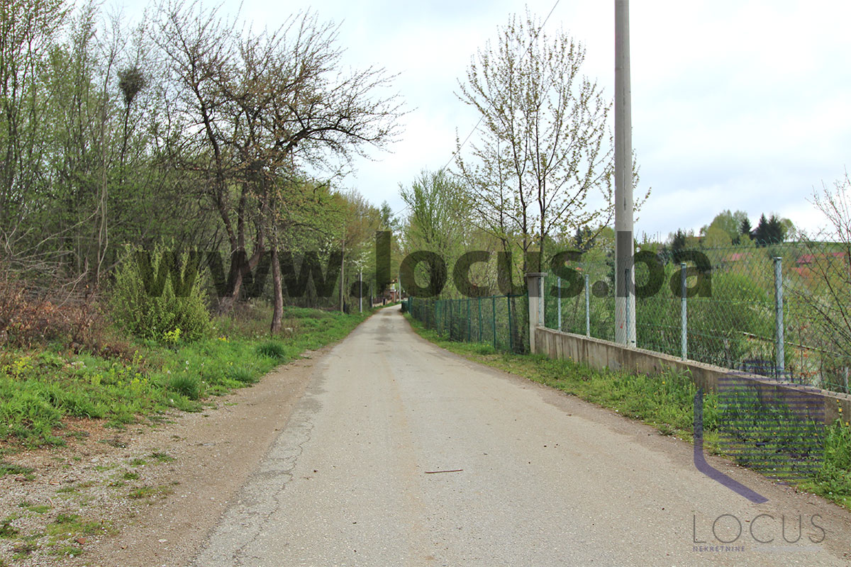 17 Pristupna cesta.jpg
